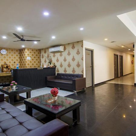 Treebo Noida Express Hotel Exterior photo