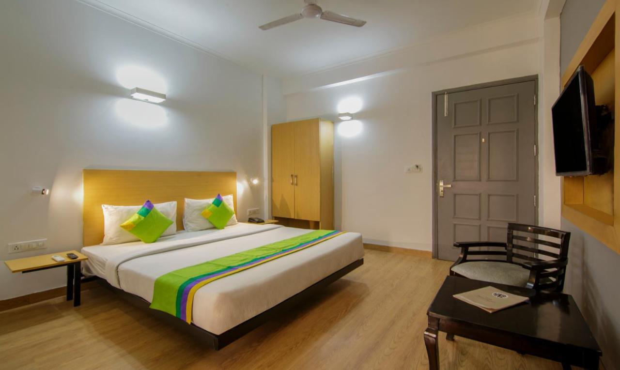 Treebo Noida Express Hotel Exterior photo