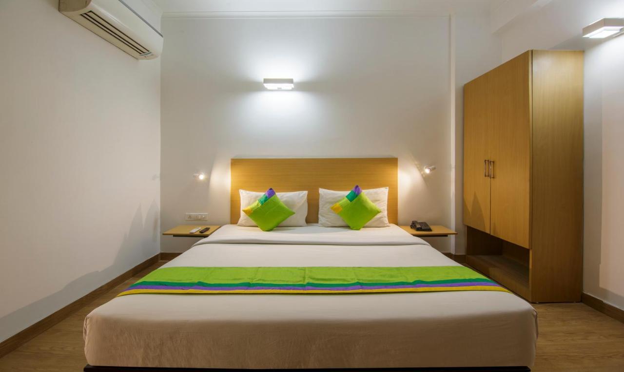Treebo Noida Express Hotel Exterior photo