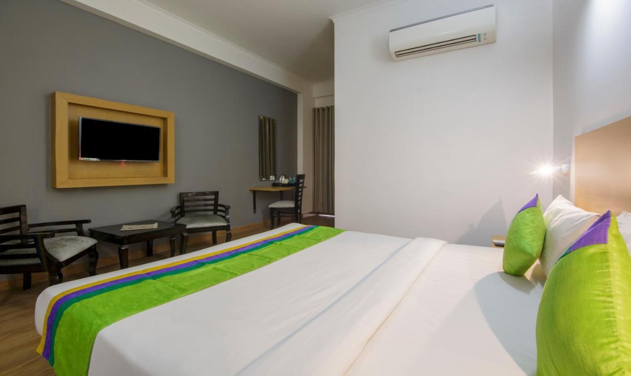 Treebo Noida Express Hotel Exterior photo