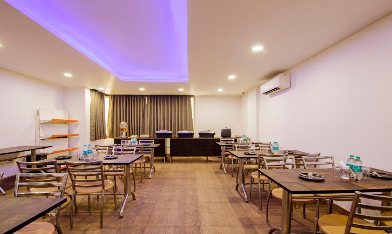 Treebo Noida Express Hotel Exterior photo