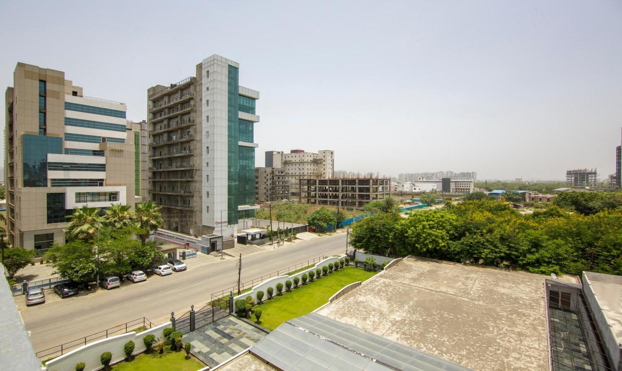 Treebo Noida Express Hotel Exterior photo